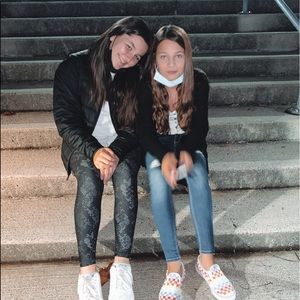 Meet your Posher, Isabel